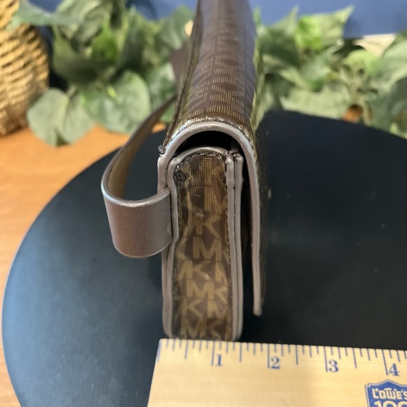 Michael Kors Brown & Gold Belt Bag (Fanny Pack) - Picture 9 of 14